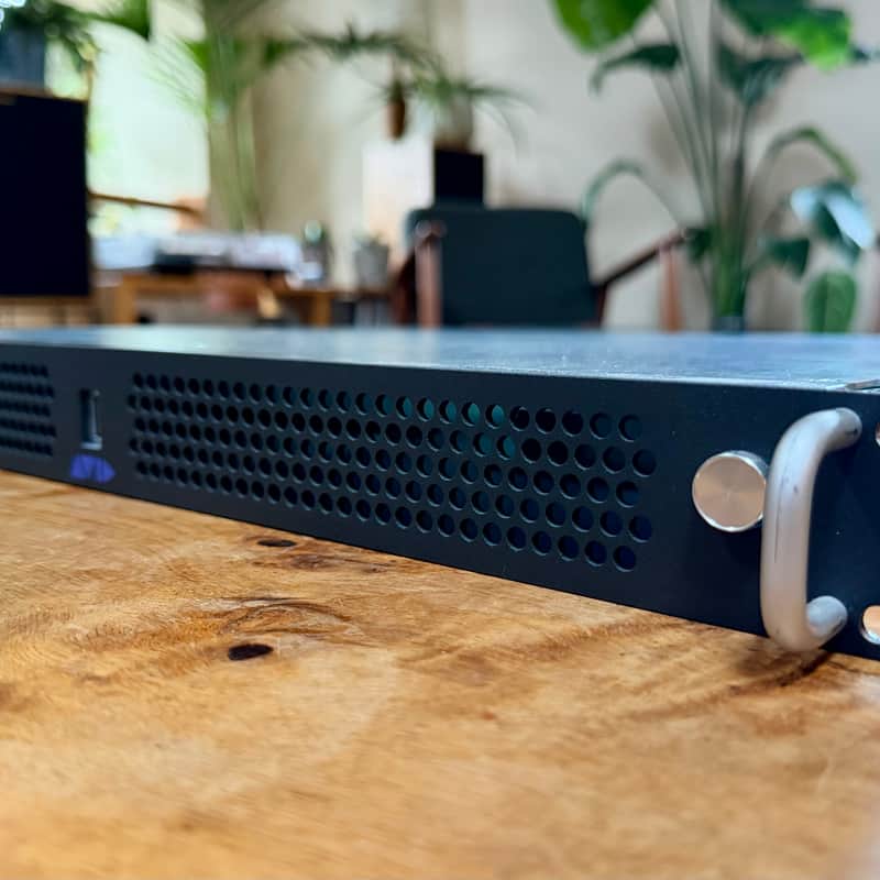 2010s Avid Pro Tools HDX Thunderbolt 3 Rackmount Chassis Black