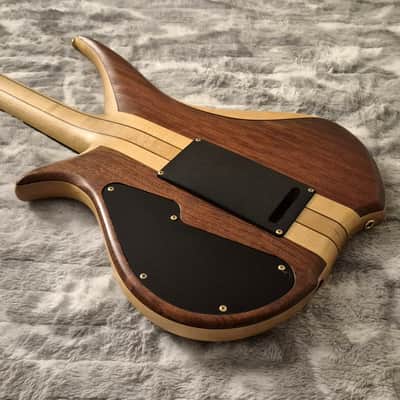 TUNE Japan TWXT-4 Tremolo Bass - 2000s - Locking Tuners - Neck-Thru - Active - Whammy Bar - MIJ -  4-String Bass - Natural Walnut image 11