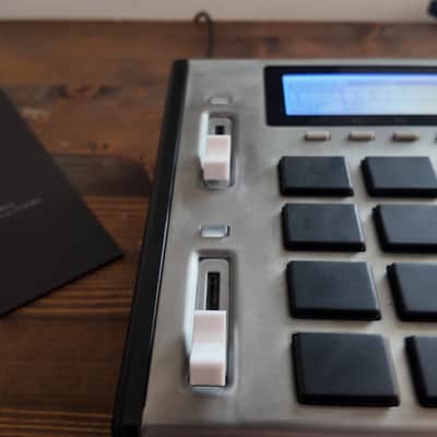 Akai MPC1000 - jjosXL - DC power supply mod - LCD screen upgrade image 5