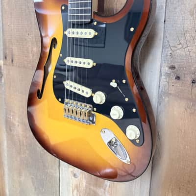 Fender Suona Stratocaster Thinline 2023 - Present - Violin Burst image 3