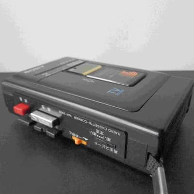 Sony WA-2000 Portable Cassette-corder w/ Radio 1989 image 5