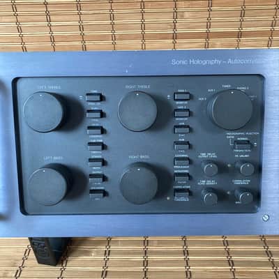 Carver C-4000 • Preamplifier • Sonic Holography + Autocorrection • 80s made in USA • with manual image 3