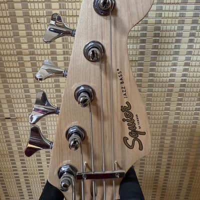 Squier Affinity Jazz Bass with Maple Fretboard 2021 - Present - Black image 3