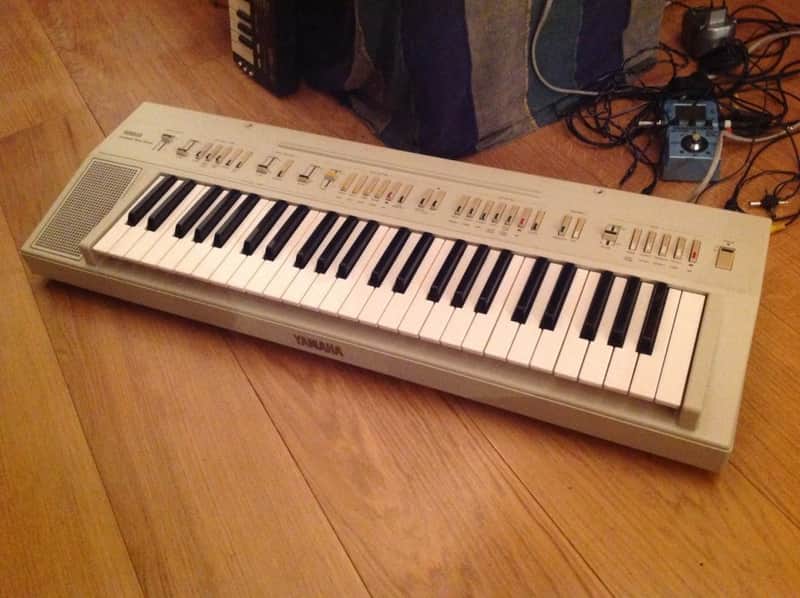 Yamaha PS-30 analog solo preset synth with automatic bass chord