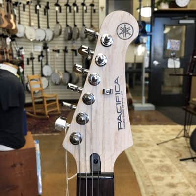 Yamaha Pacifica PAC112V Solid Body Electric Guitar Sonic Blue image 7