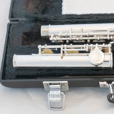 Yamaha YFL-261 Silver-plated Open-Hole Intermediate Flute *Overhauled New Pads image 12