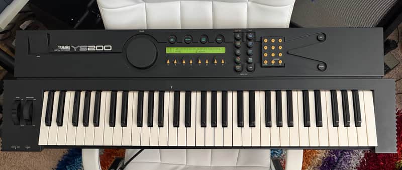 Yamaha YS200 FM Synthesizer 1988 - Black image 1