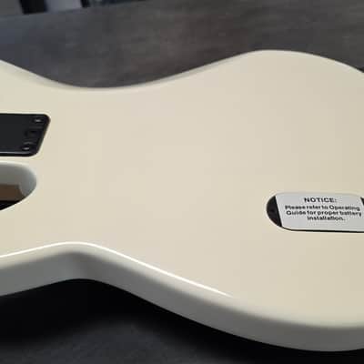 Peavey Forum 5 Bass USA CASE QUEEN Time Capsule - Pearl White 18V Active Humbuckers 34" scale American HH Jazz Rock Bass with Stingray Pickup config image 21