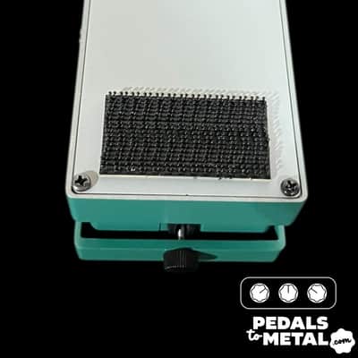 Boss TR-2 Tremolo (Silver Label) 1997 - Present - Green X12395 image 6