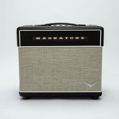 Magnatone Baby M-80 1x10 Combo image 1