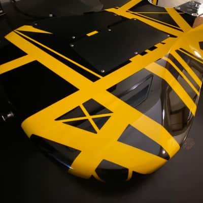 Bumblebee Yellow and Black EVH Build image 9