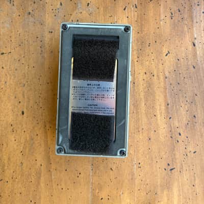 Boss MT-2 Metal Zone (Silver Label) 1991 - Present - Black electric guitar metal distortion effect pedal image 4