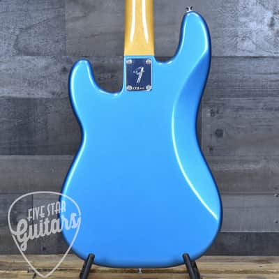 Fender Vintera III Late 60s Precision Bass - Lake Placid Blue with Gigbag image 2
