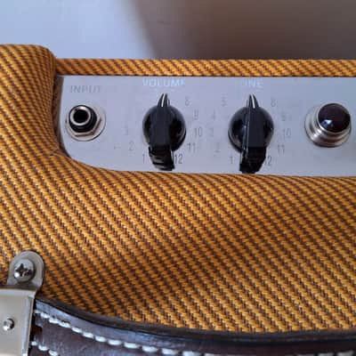 Fender Pro Junior IV 15-Watt 1x10" image 4