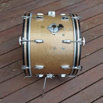 Vintage 1965 Ludwig Champagne Sparkle 22" Super Classic Bass Drum 22 x 14 image 2