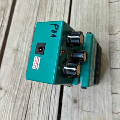 Boss TR-2 Tremolo (Silver Label) 1997 - Present - Green electric guitar tremolo pedal image 7