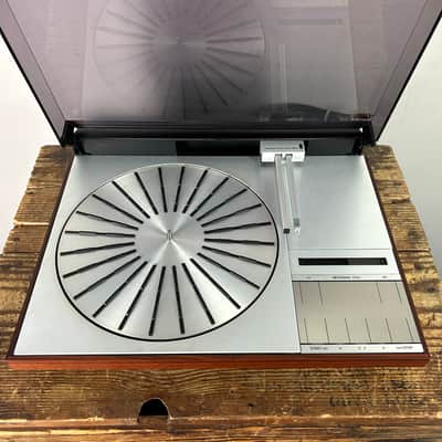 Bang & Olufsen Beogram 4004 Linear Tracking Turntable - Silver image 4