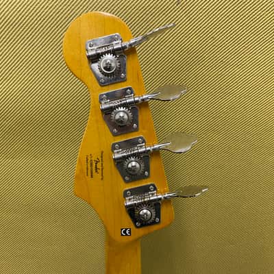037-4530-504 Squier by Fender Classic Vibe '60s Jazz Bass Daphne Blue w/ Tortoise Pickguard image 7