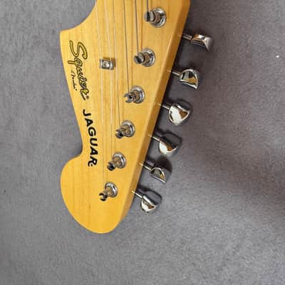 Squier Vintage Modified Jaguar with Rosewood Fretboard 2014 - 3-Color Sunburst image 4