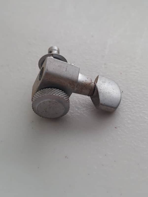 1990's Fender Stratocaster Deluxe Locking Tuner (T-228) image 1
