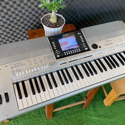 Yamaha PSR-S710 61-Key Arranger Workstation 2010s - Silver