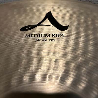 Zildjian 24" A Series Medium Ride Cymbal - Traditional image 2