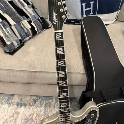Epiphone Futura Firebird Custom 2025 - Present - Quicksilver Shift image 4