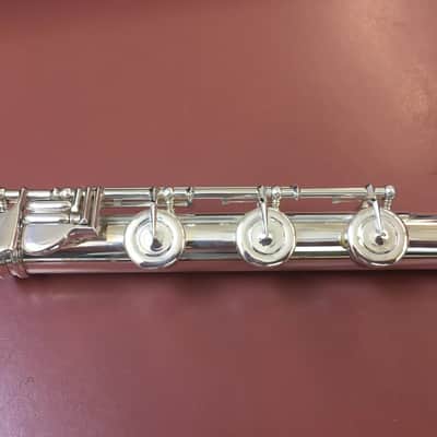 Vintage 1963 W.S Haynes Handmade Solid Silver Flute, New Pads, with 14K Gold Lip; with Case image 8