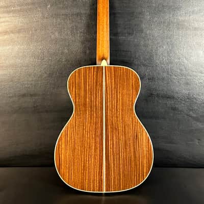 Martin 000-28 2025 - Sunburst image 6