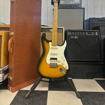 Fender JV Modified '50s Stratocaster HSS 2022 - 2024 - 2-Tone Sunburst image 3