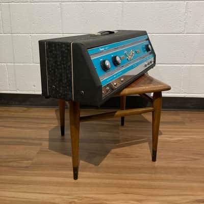 Supro Taurus model S6625 1966 - Blue image 2