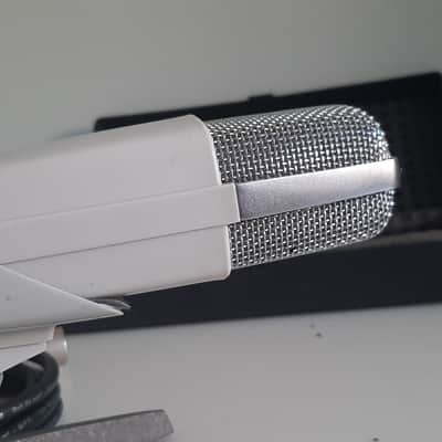 Sennheiser MD 421-HL Cardioid Dynamic Microphone 1960s - 1970s - White image 10