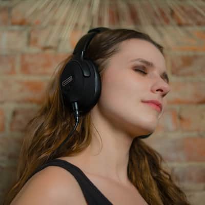 Spark NEO Core | Wired Smart Guitar Headphones | Positive Grid image 8