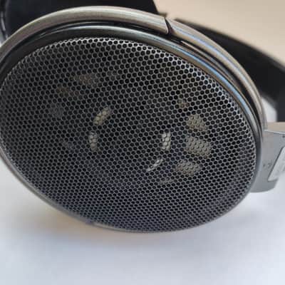 Sennheiser HD 650 High-Definition Open-Back Reference Headphones image 12