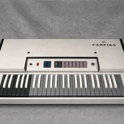 Farfisa FAST 3 ✅ Rare Vintage Italian Combo Organ ✅ Iconic Psychedelic 70s Transistor Sound ✅ Fully Checked & Cleaned ✅ Striking "FAST" Series Aesthetic ✅ Worldwide Shipping image 7