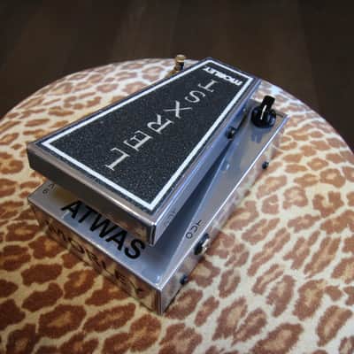 Morley Lerxst All the Worlds a Stage Wah Volume Pedal with Hand signed Massey Hall tour badge 2026 - Chrome image 5