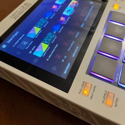 Akai MPC One Standalone MIDI Sequencer Retro Edition 2021 - Present - Grey image 4