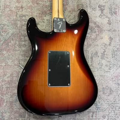 Fender Stratocaster 2022 - 3-Tone Sunburst image 9