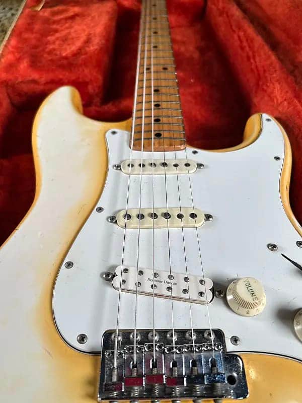 Fender Stratocaster with 3-Bolt Neck, Maple Fretboard 1971 - 1977 - Olympic White image 1