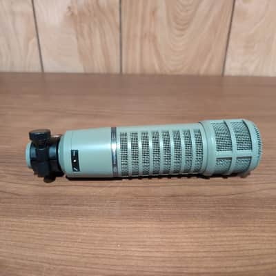 Electro-Voice RE20 Cardioid Dynamic Microphone 1968 - Present Gray