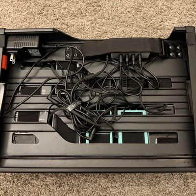 Analog Guitar Effects Pedalboard (8 effects + tuner + wah + power supply) (Near-mint) image 3