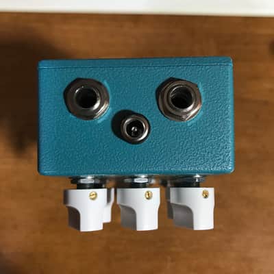 PedalPCB Pop Top Boost 2023 - Aqua Vein / White / Red image 6