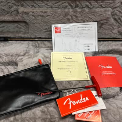 Fender American Ultra Stratocaster – Cobra Blue – Made in USA (2022) image 4