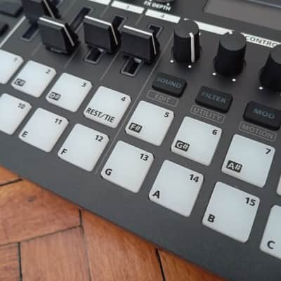 Roland MC-101 Groovebox / Drum Machine / Synthesizer image 6