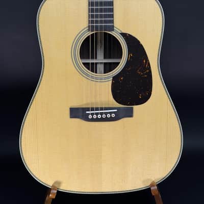 Martin HD-28 Natural image 2