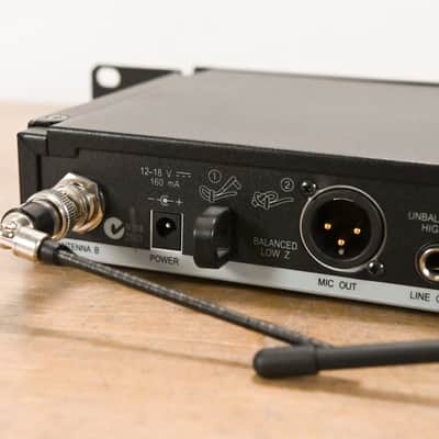 Shure SLX4 Wireless Receiver - L4 Band: 638-662 MHz (NO POWER SUPPLY) CG013E9 image 7