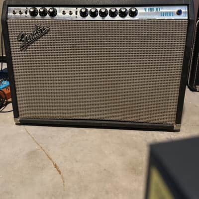 Fender Vibrolux Reverb amplifier, 1972, 70's Silverface amp image 1