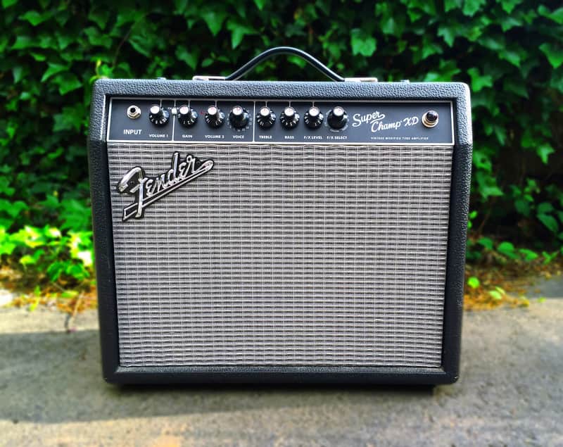 Fender Super Champ XD 2-Channel 15-Watt 1x10" Guitar Combo 2007 - 2011 image 2