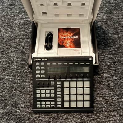 Native Instruments Maschine 2000s - Black image 3