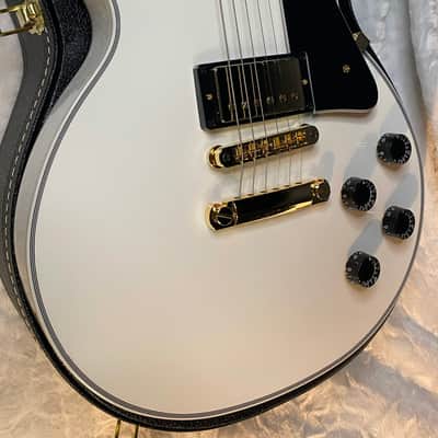 NEW! Gibson Les Paul Custom - Alpine White - Ebony Board - Authorized Dealer - Only 9.5 lbs - G06451 image 7